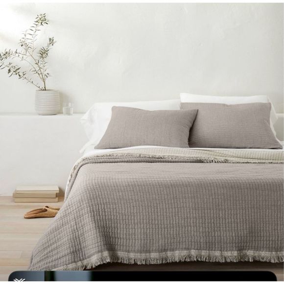 Casaluna Bedding King Reversible Textured Cotton Chambraycoverlet